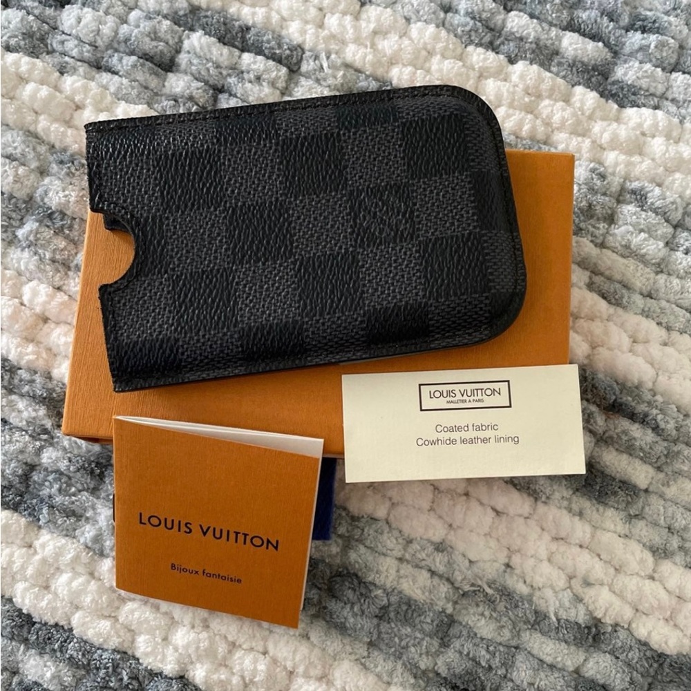 ⛔️SOLD⛔️Louis Vuitton card holder